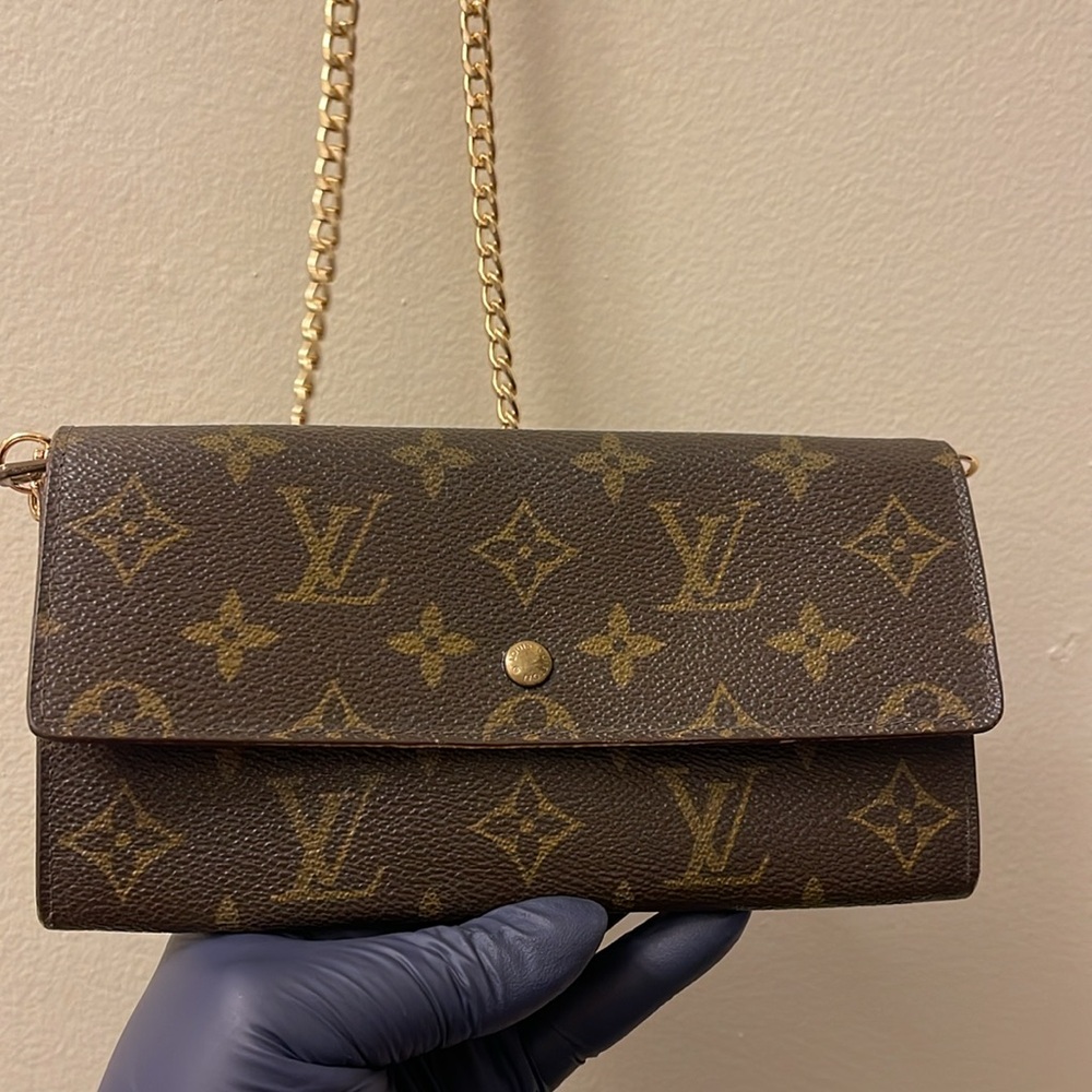 Authentic Louis Vuitton Sarah Wallet w Generic Crossbody Chain